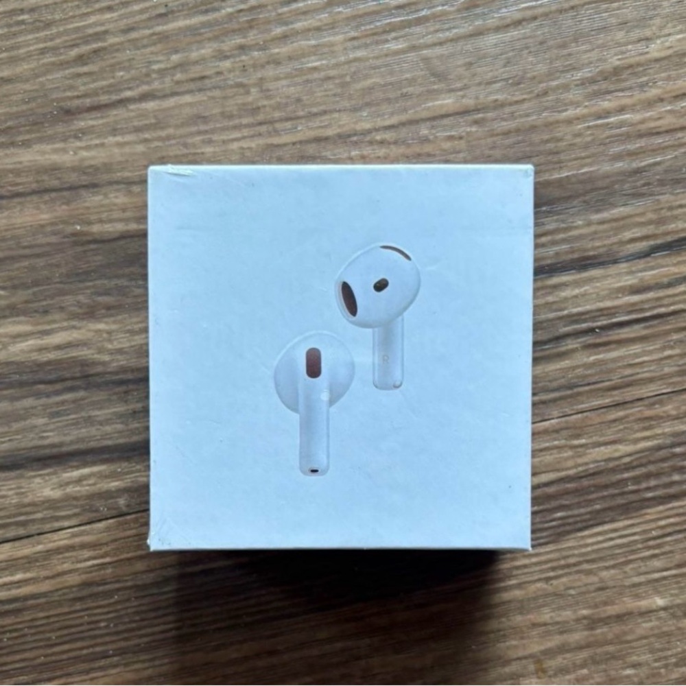 Apple White Earbud Headphones